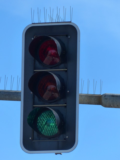 traffic-lights-99903_640.jpg