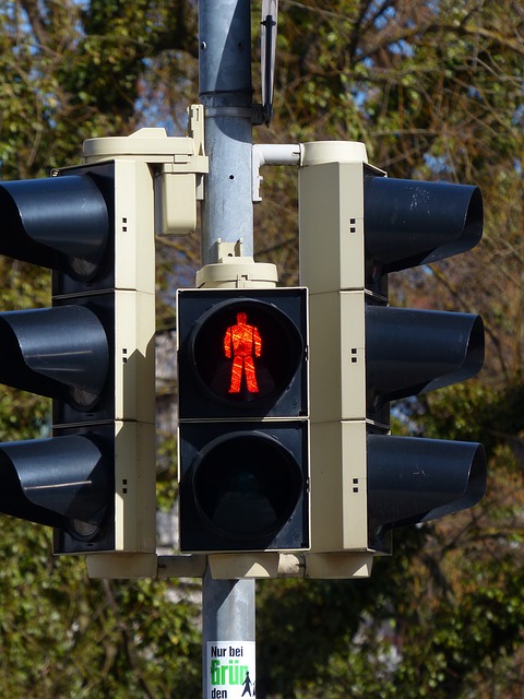 traffic-lights-99905_640.jpg