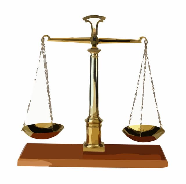 scales 295109 640