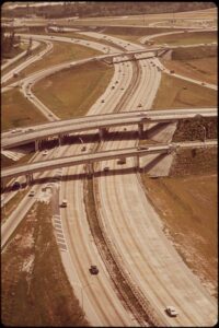 400px-FREEWAY_INTERCHANGE_NORTH_OF_MIAMI_-_NARA_-_544642