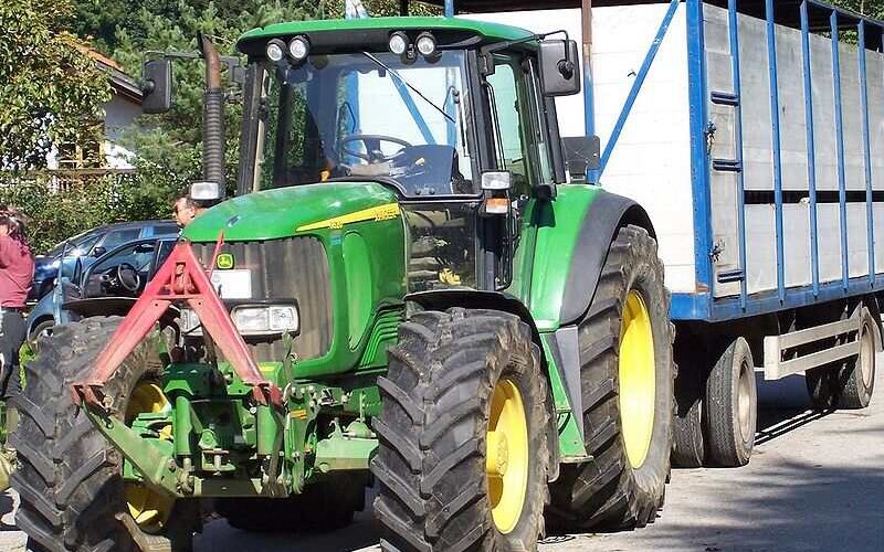 800px JohnDeere 6620