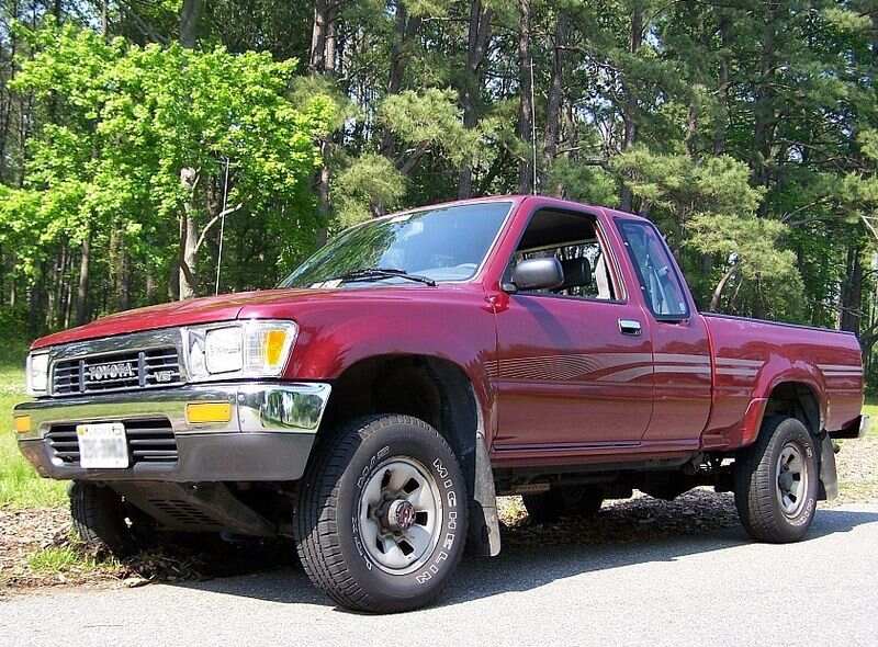 800px 1992 Toyota V6