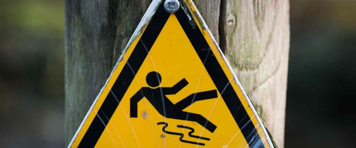 sign-slippery-wet-caution