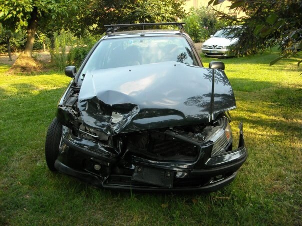 Car_with_frontal_collision