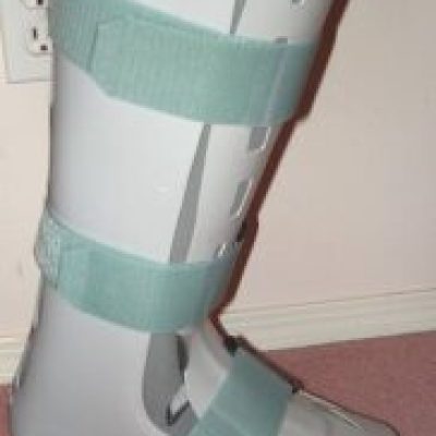 363px Aircast FoamWalker 182x300