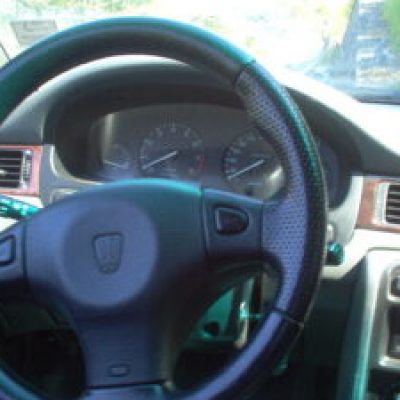 800px Rover 414i steering wheel 300x225